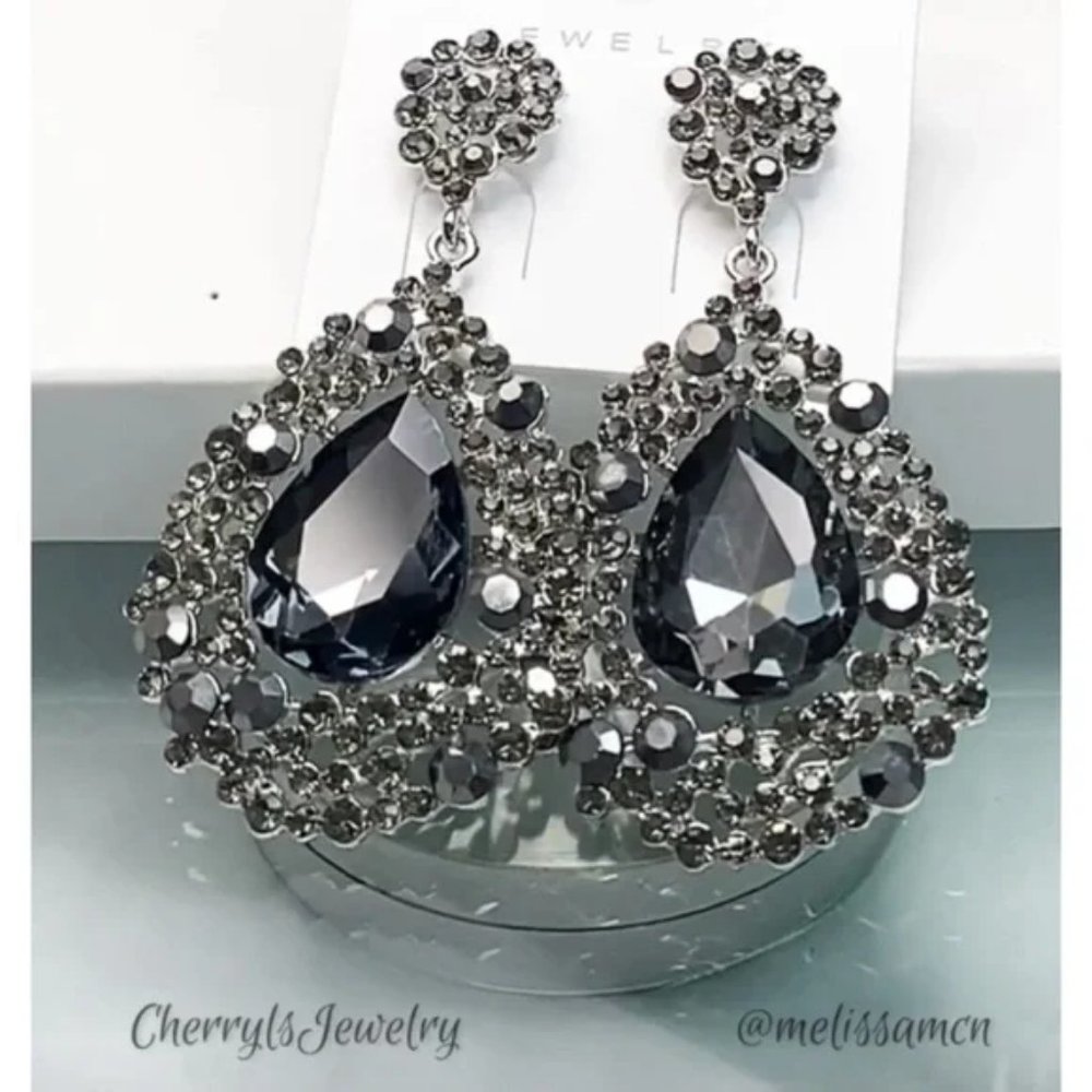 Charcoal Grey Austrian Crystal Chandelier Earrings  Prom Pageant Bridal … - Picture 5 of 6